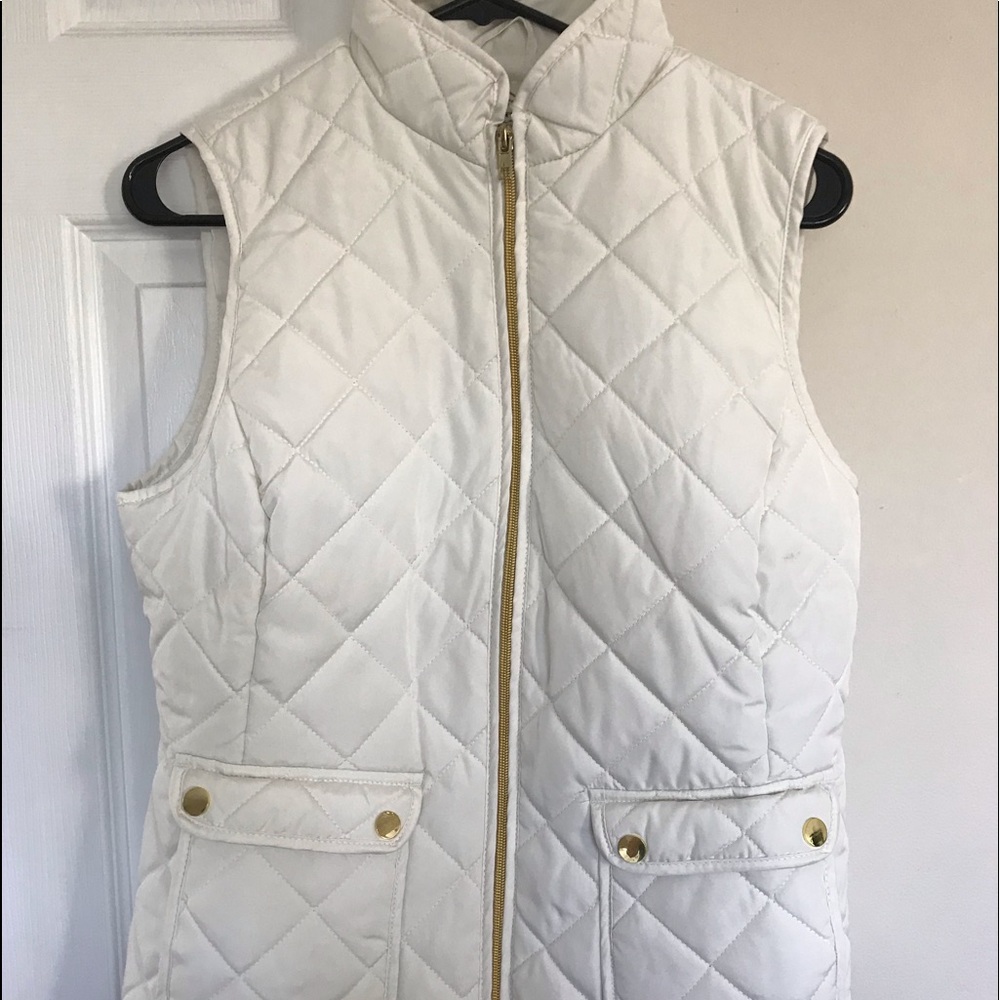 St. John’s bay White Vest, Size Medium